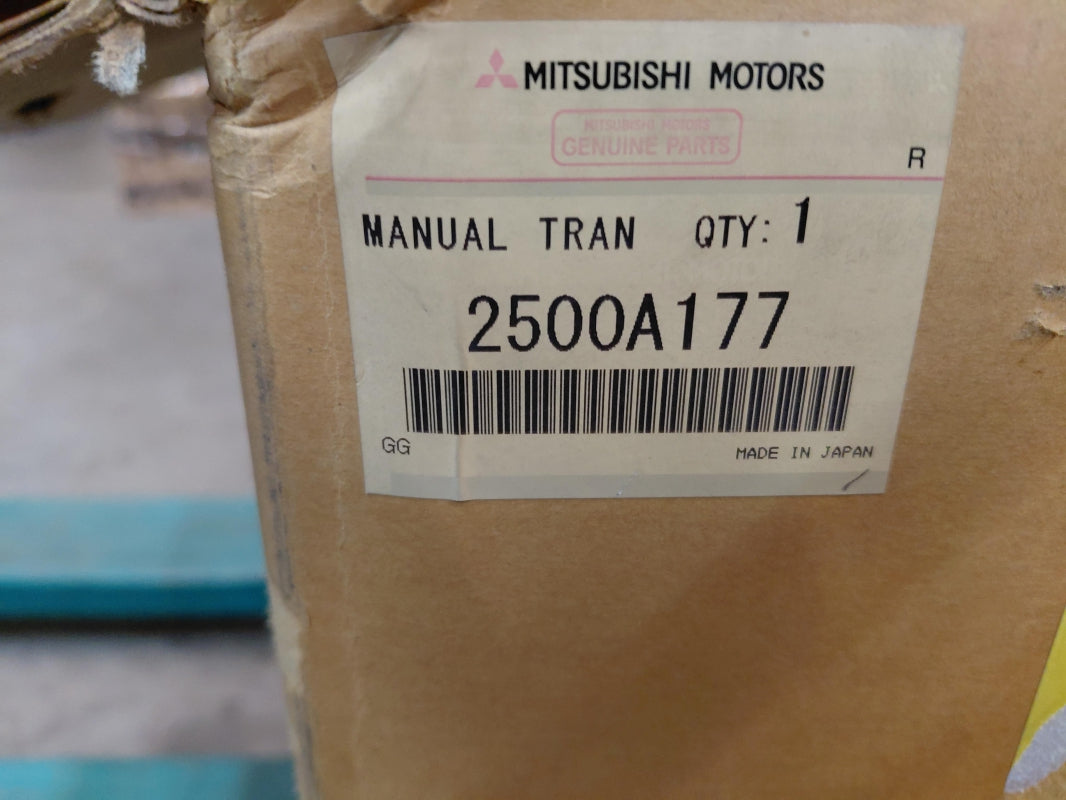 Original OE MITSUBISHI Schaltgetriebe 2500A177