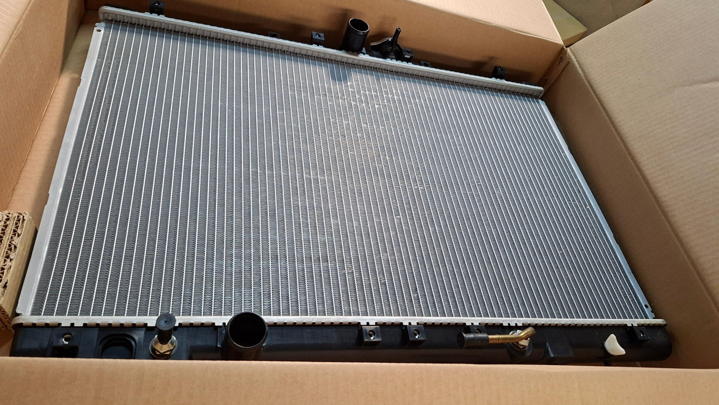 Original OE MITSUBISHI Wasserkühler MR281548