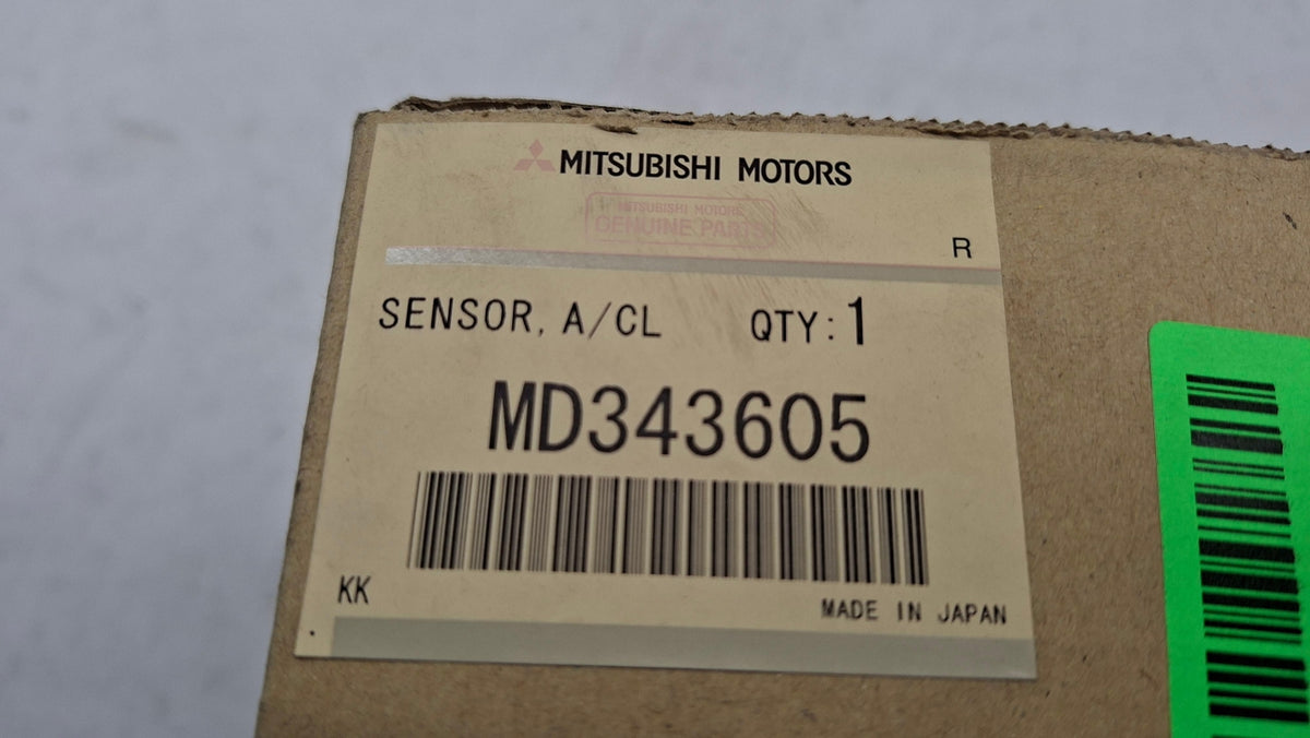 Original OE MITSUBISHI Luftmassenmesser MD343605
