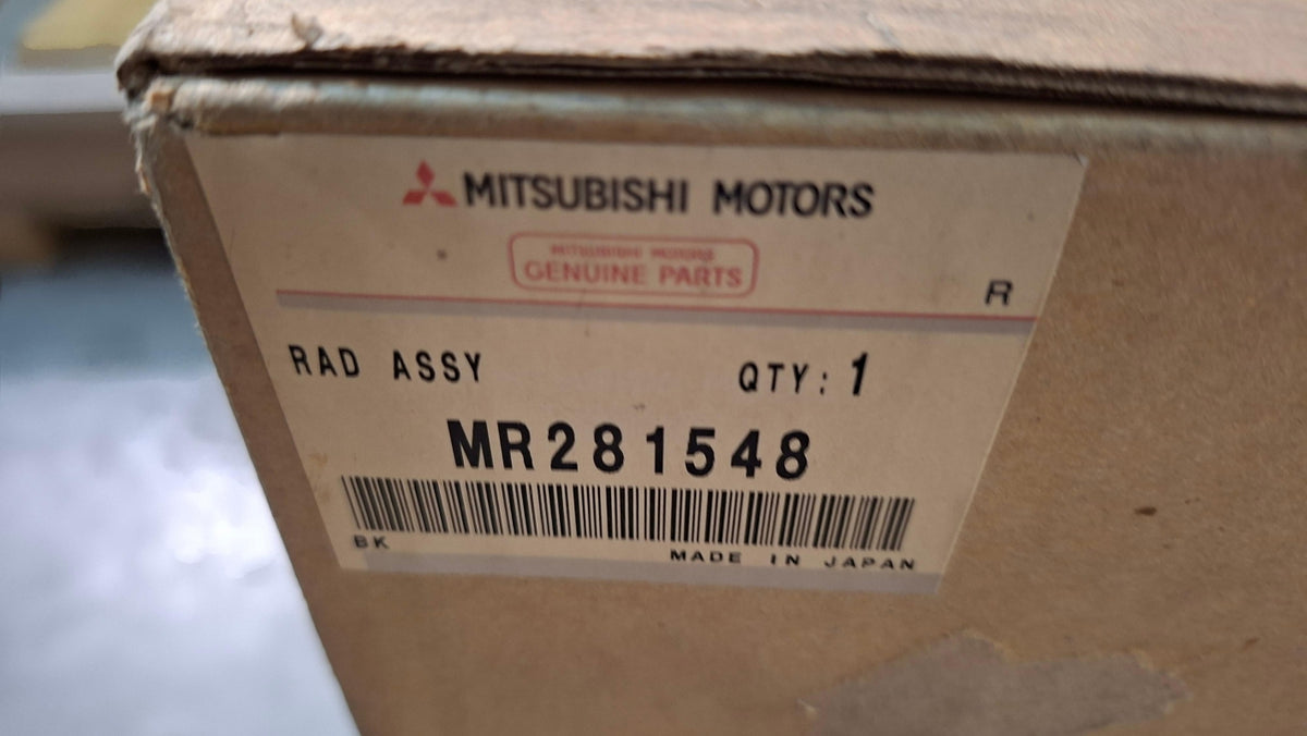 Original OE MITSUBISHI Wasserkühler MR281548