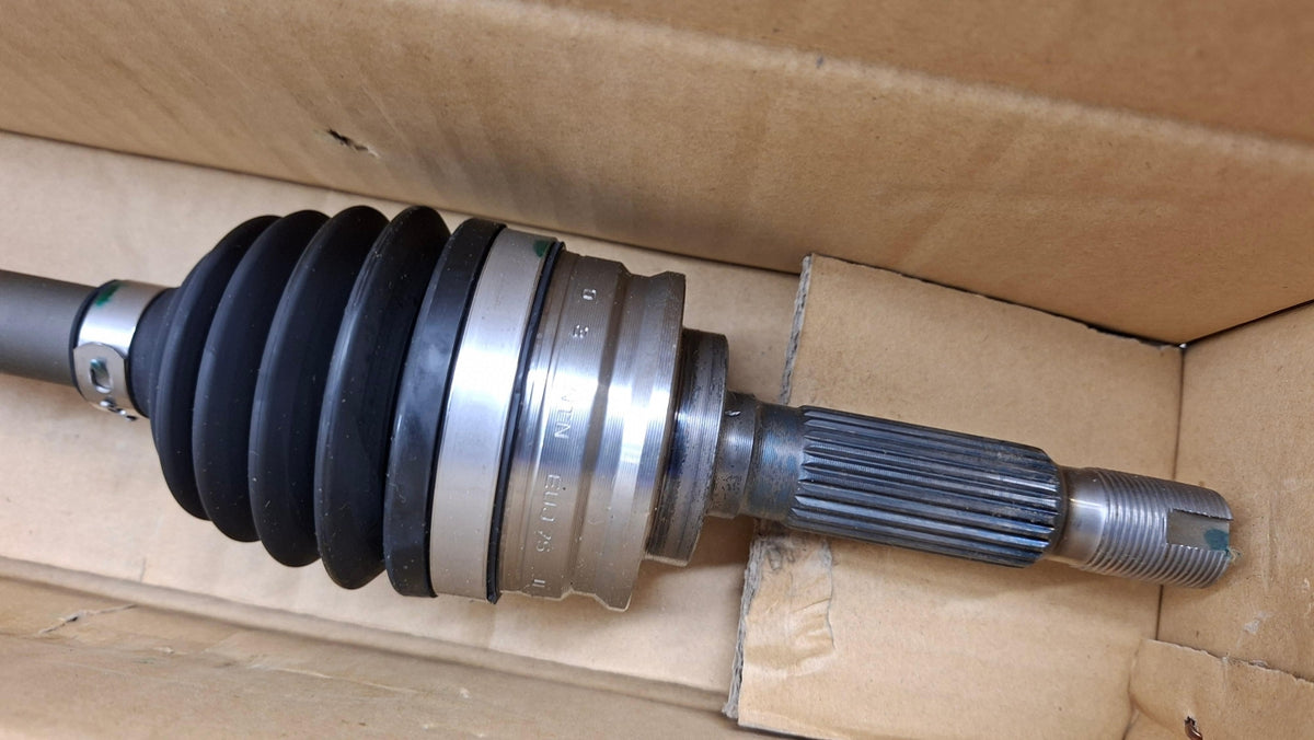 Original OE MITSUBISHI Antriebswelle 3715A204