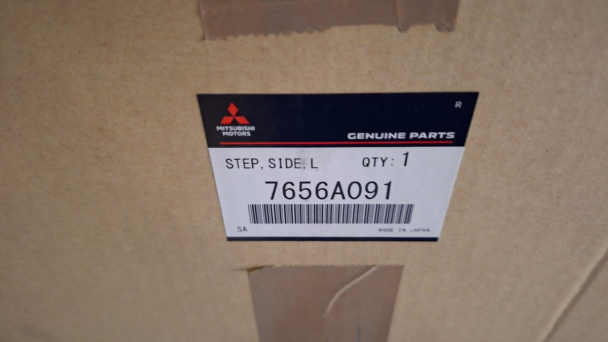 Original OE MITSUBISHI Trittbrett 7656A091