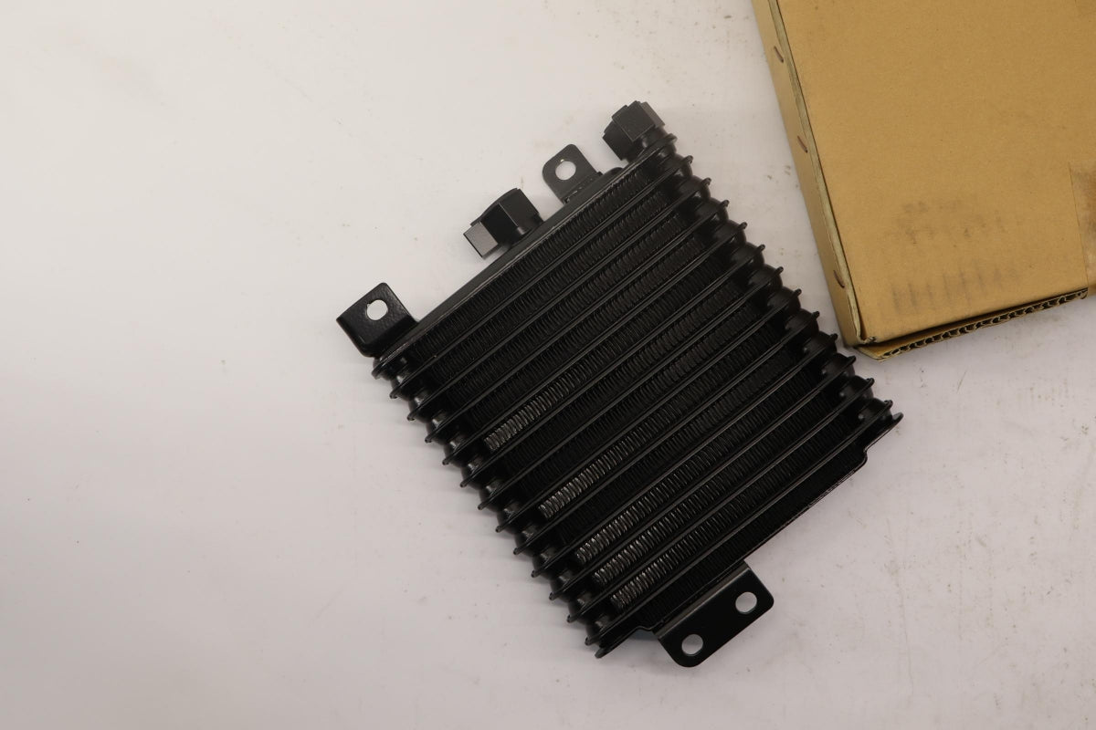 Original OE MITSUBISHI Motorölkühler MN180660
