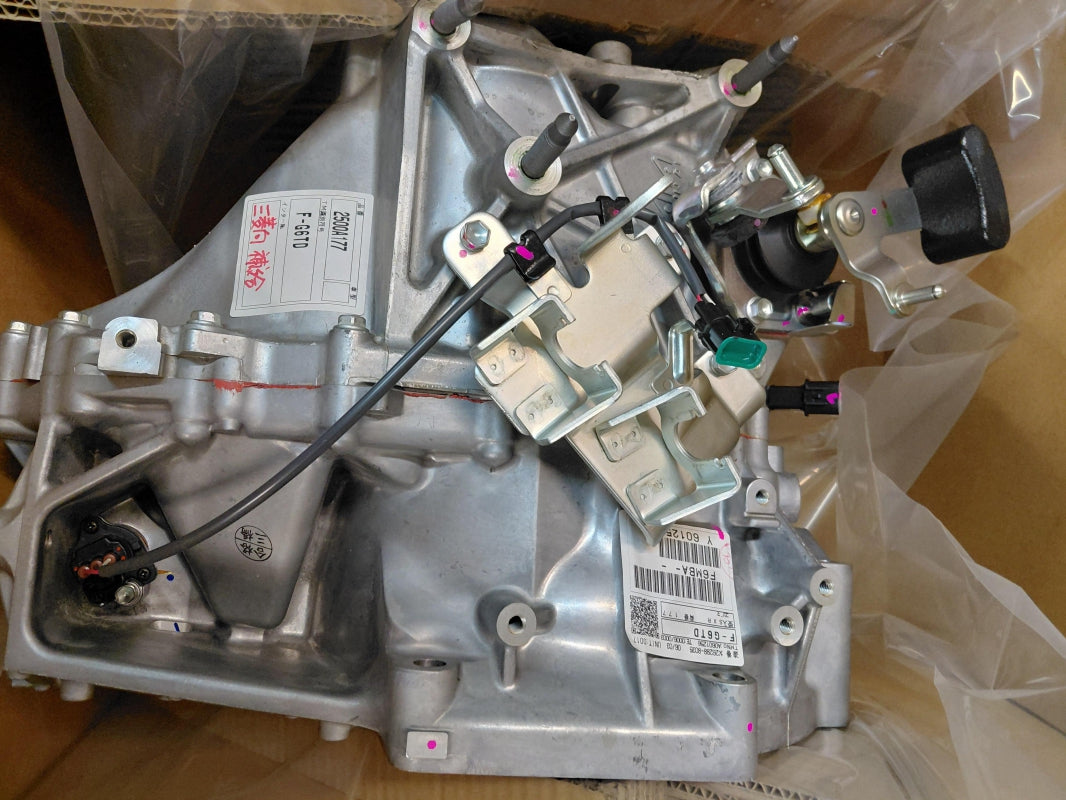 Original OE MITSUBISHI Schaltgetriebe 2500A177