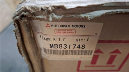 Original OE MITSUBISHI Kotflügel Zierleiste MB831748