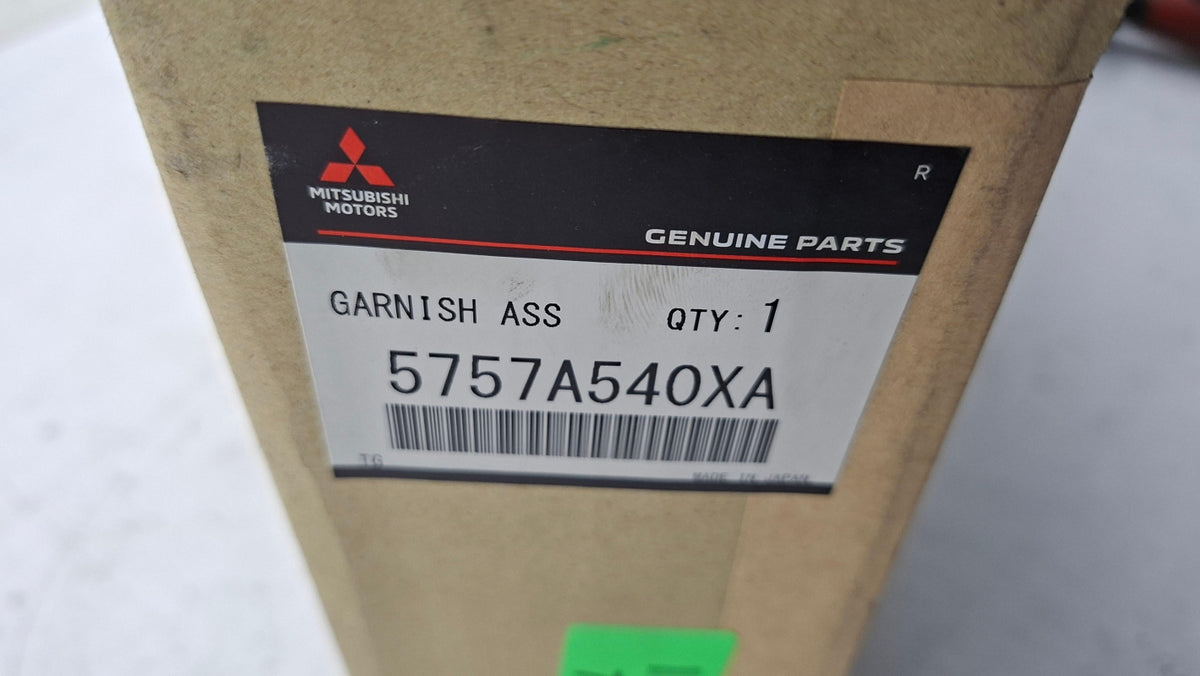 Original OE MITSUBISHI Tür Zierleiste 5757A540XA