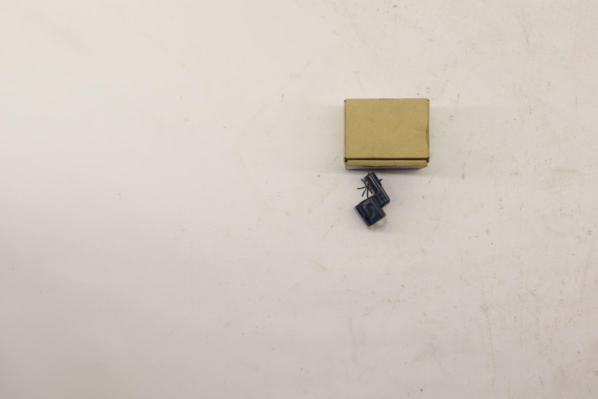 Original OE MITSUBISHI Parksensor 8651A490HA