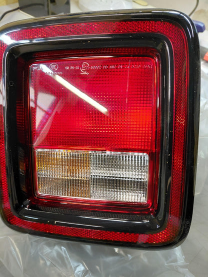 Original OE FIAT Heckleuchte 55112892AE