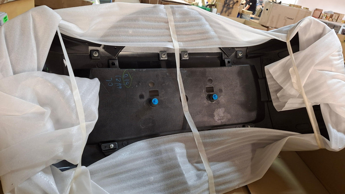 Original OE MITSUBISHI Abdeckung 6430A087HB