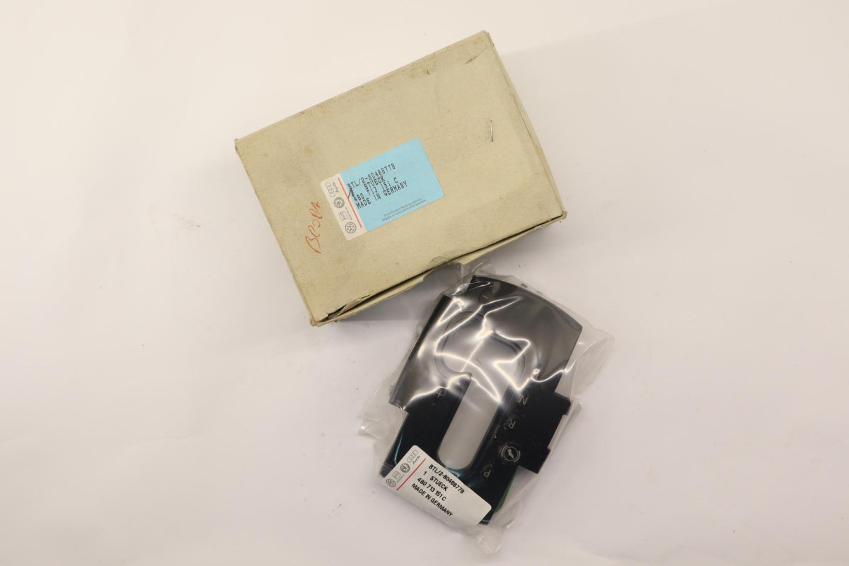 Original OE Volkswagen Mittelkonsole Teil 4B0713151C