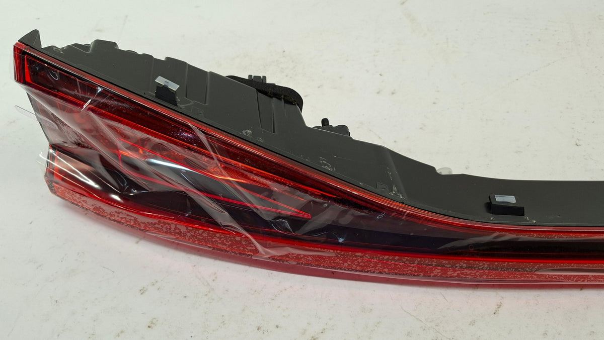 Original OE Volkswagen Heckleuchte 5FE945307R
