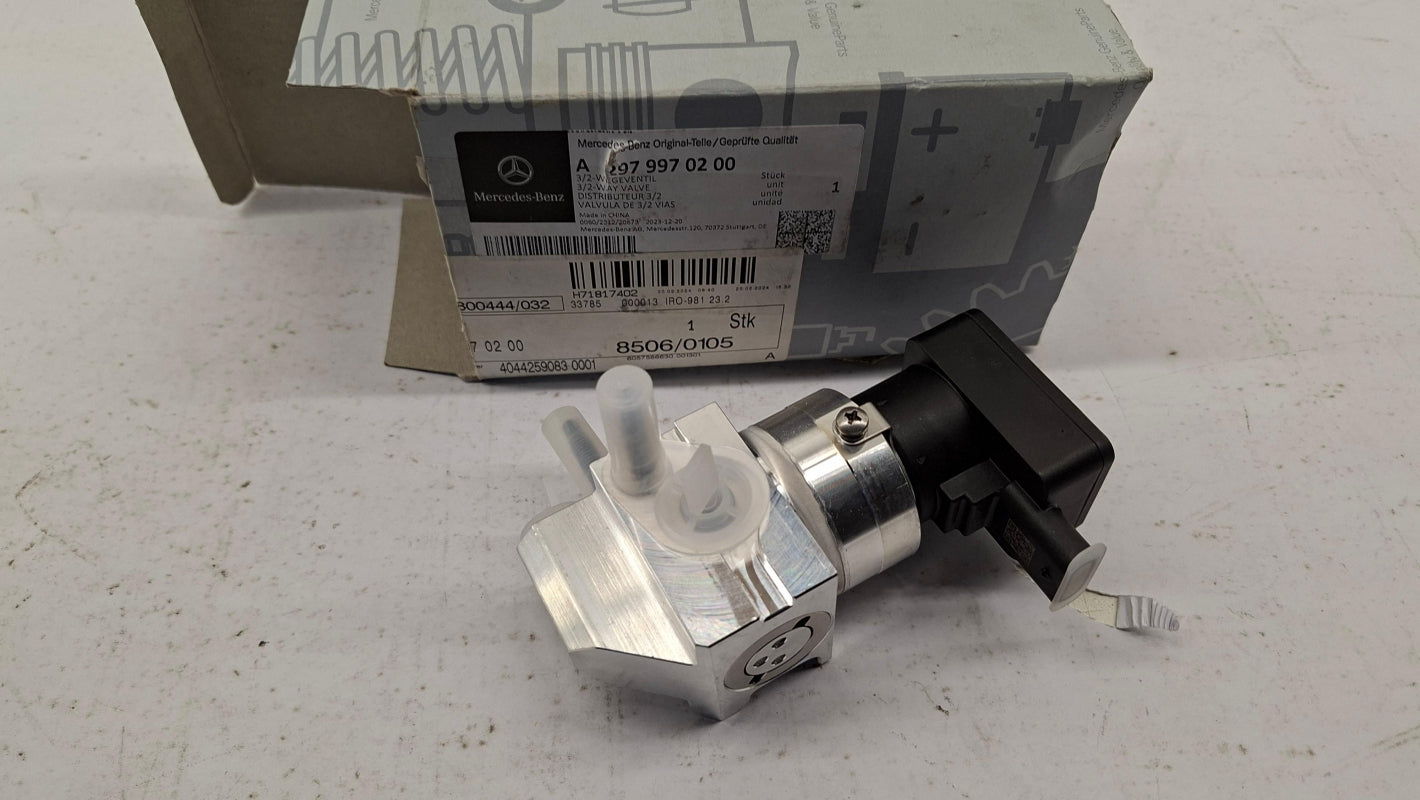 Original OE MERCEDES-BENZ Motorvorwärmung Heizelement A2979970200