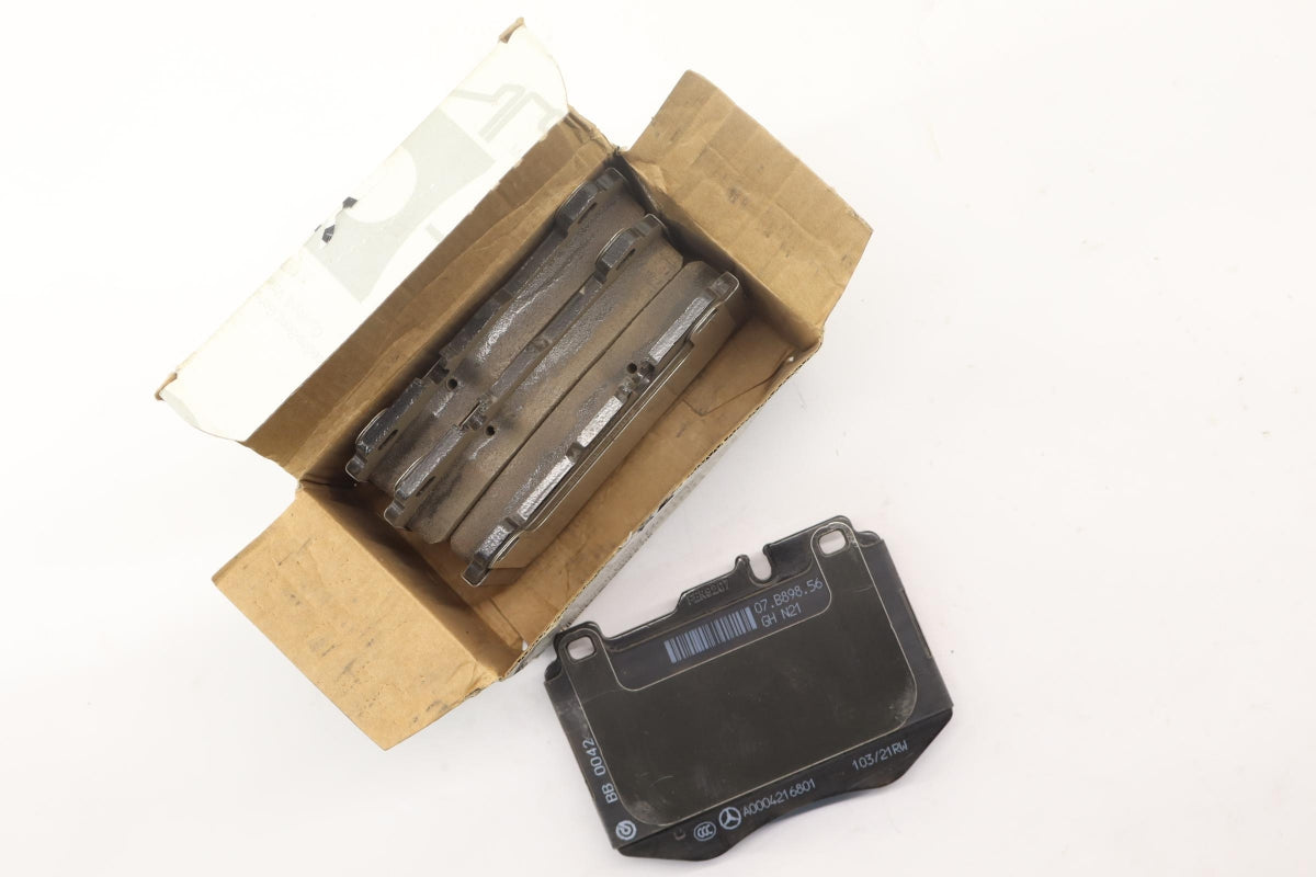 Original OE MERCEDES-BENZ Bremsbeläge A0004208203