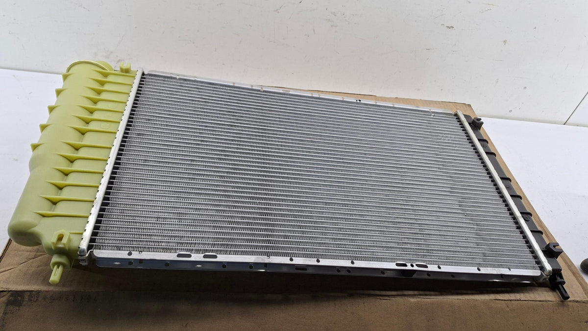 Original OE RENAULT Wasserkühler 7700773289