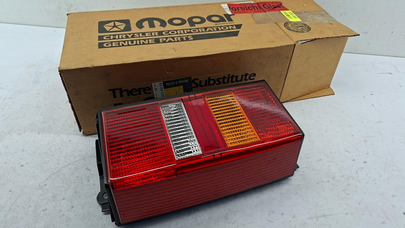 Original OE RENAULT Heckleuchte 8304720499