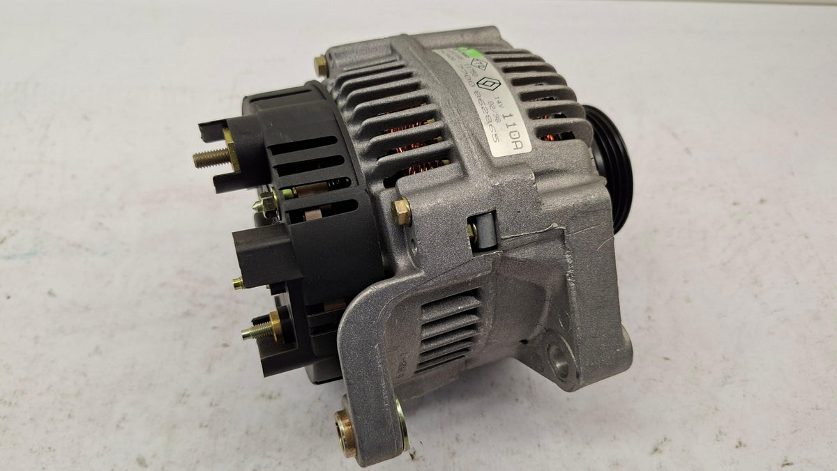 Original RENAULT Megane 1995-2003 Lichtmaschine 1.4 1.6 7701499602