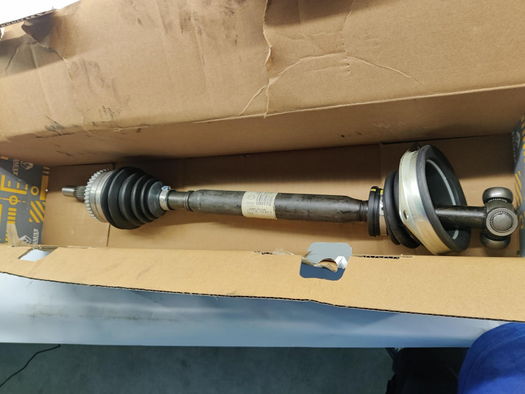 Original OE RENAULT Antriebswelle 8200090175