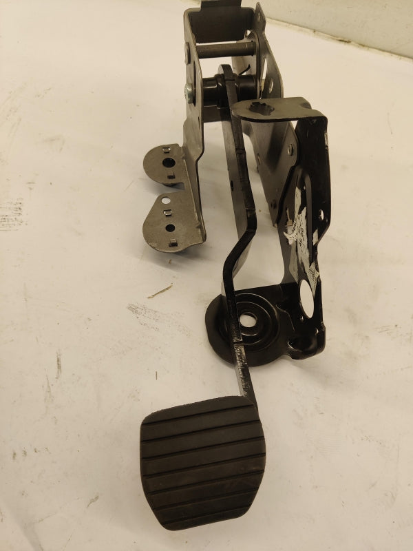 Original OE RENAULT Bremspedal 465010015R