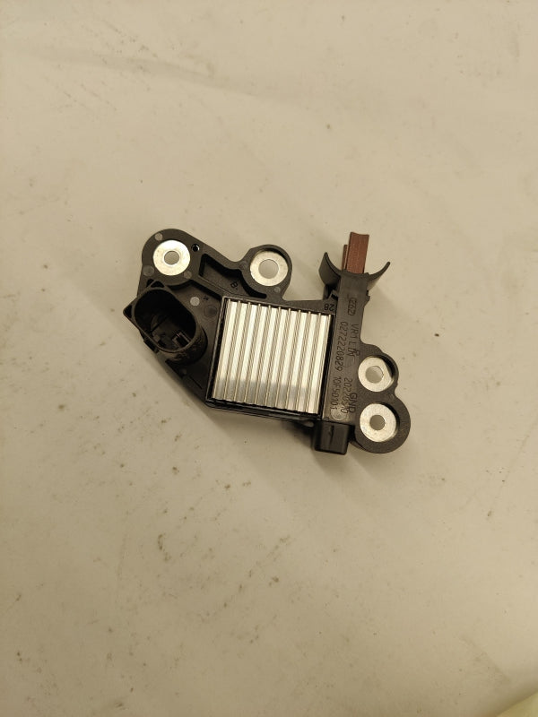Original OE IVECO Generatorregler 42576382