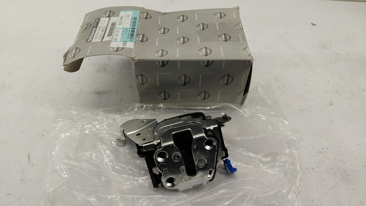 Original OE NISSAN Türschloss 80502BM605