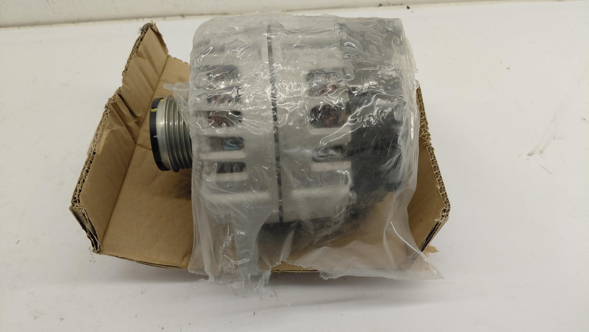 Original OE IVECO Lichtmaschine 5801526031