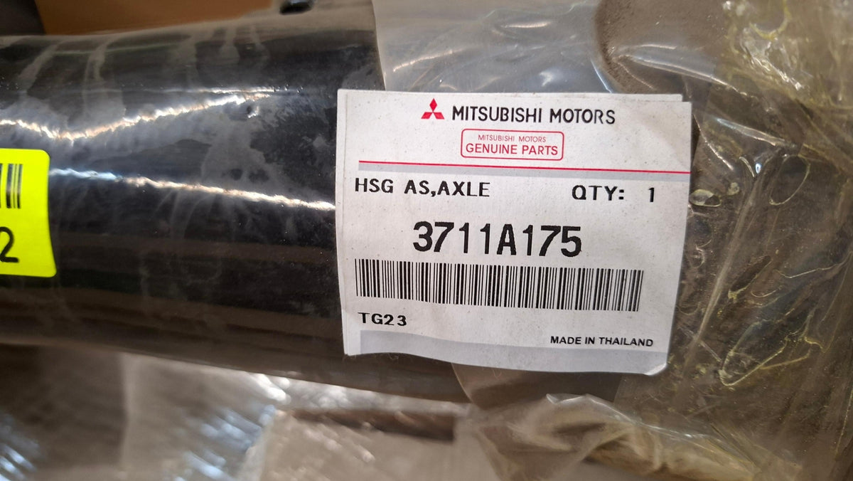Original OE MITSUBISHI Hinterachse 3711A175
