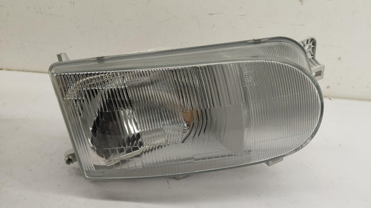 Original OE NISSAN Scheinwerfer B60107C007