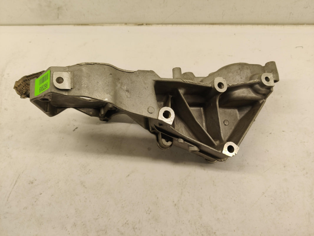 Original OE RENAULT Lichtmaschine Halter 8200207612