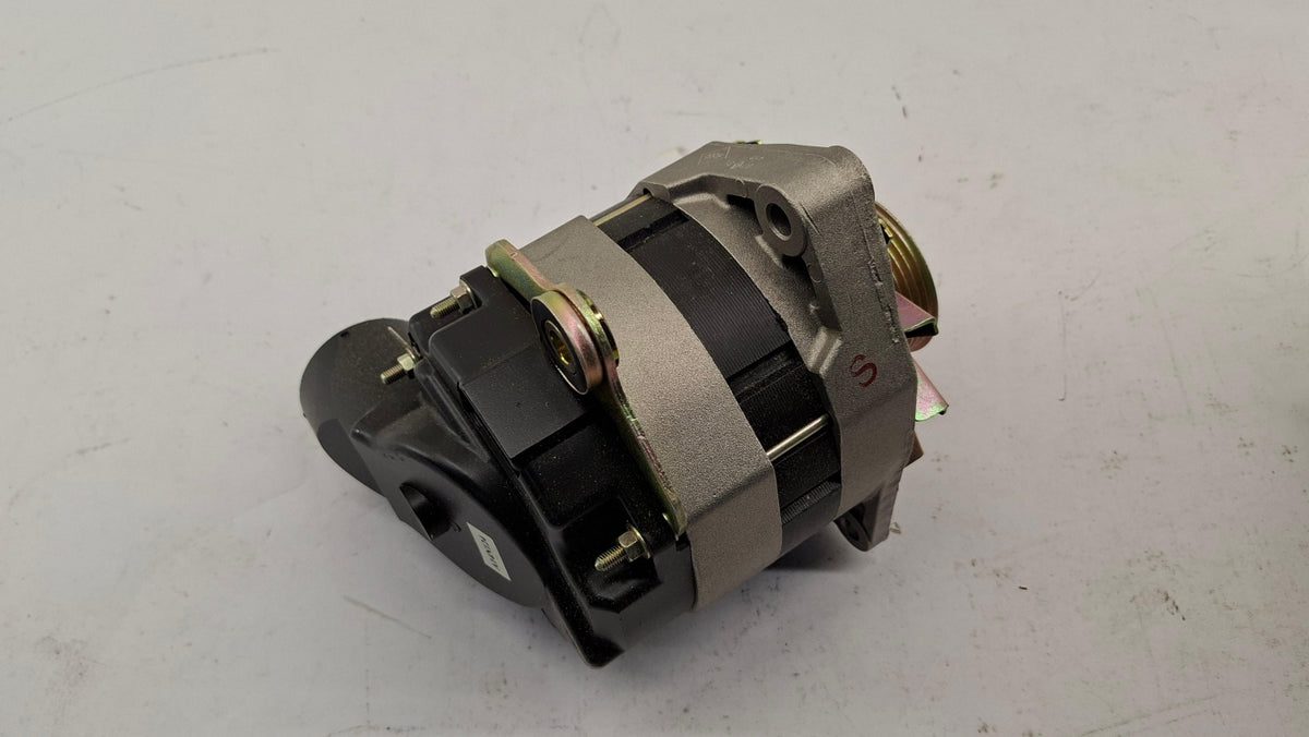 Original OE RENAULT Lichtmaschine 7701499465