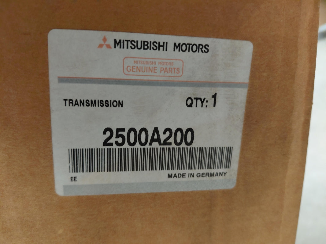 Original OE MITSUBISHI Schaltgetriebe 2500A200