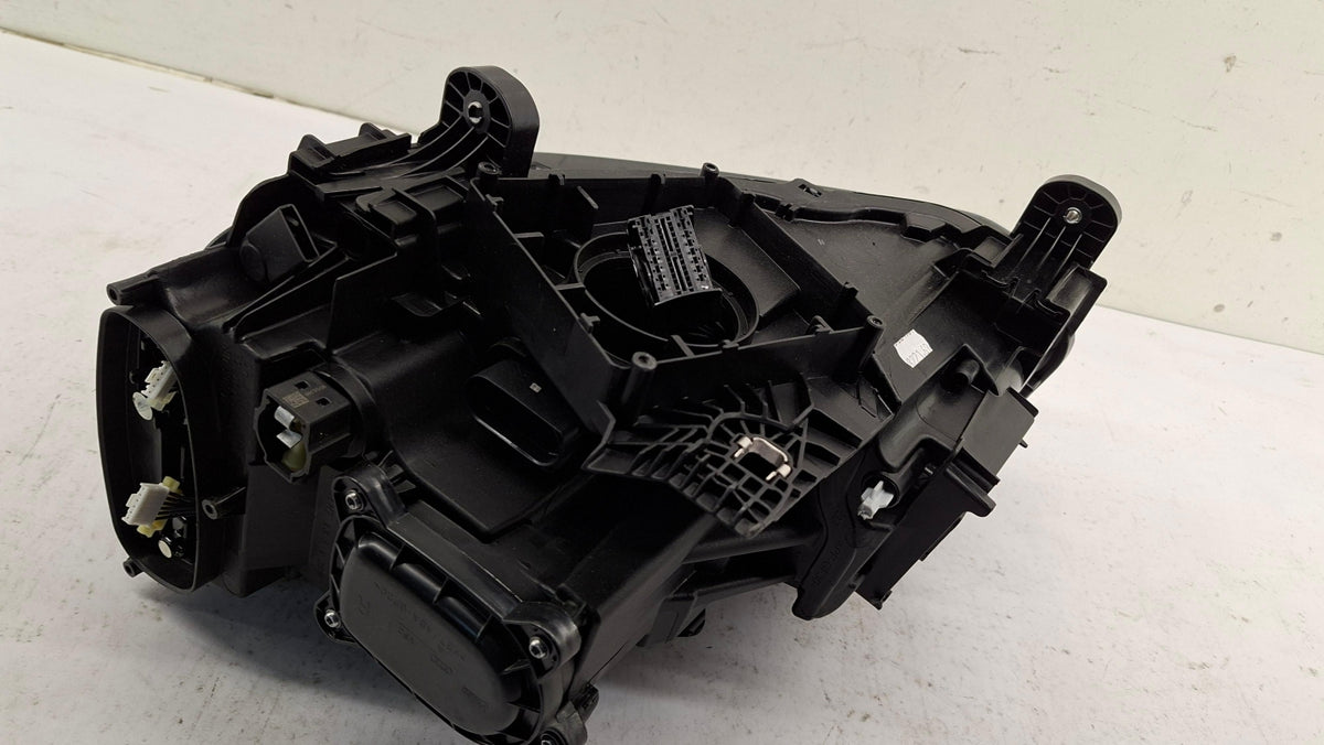 Original OE Volkswagen Scheinwerfer 81A941774D