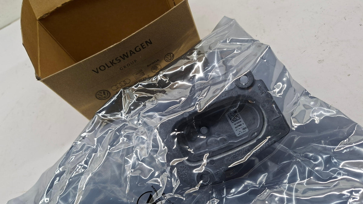 Original OE Volkswagen 8V0998473B