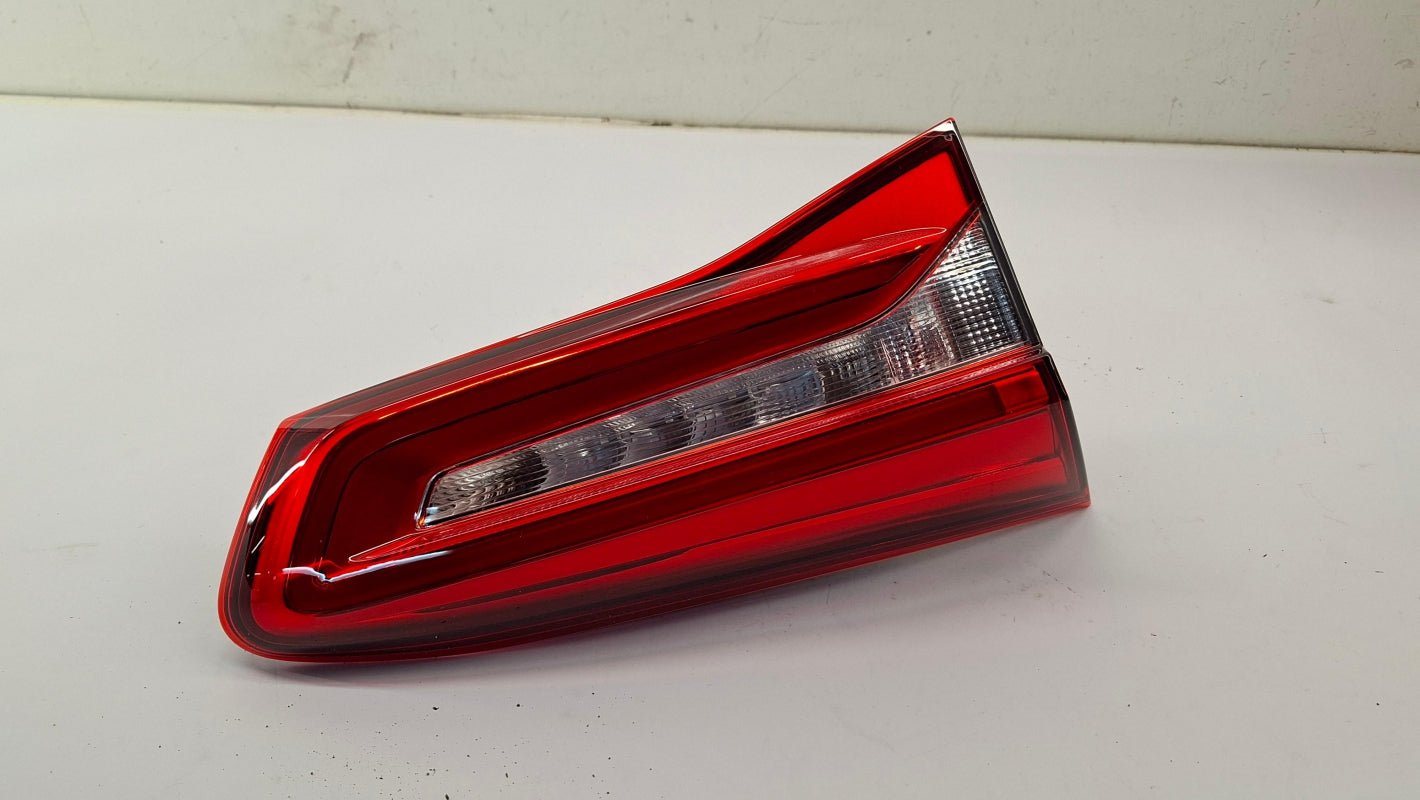 Original OE FORD Heckleuchte 2558001