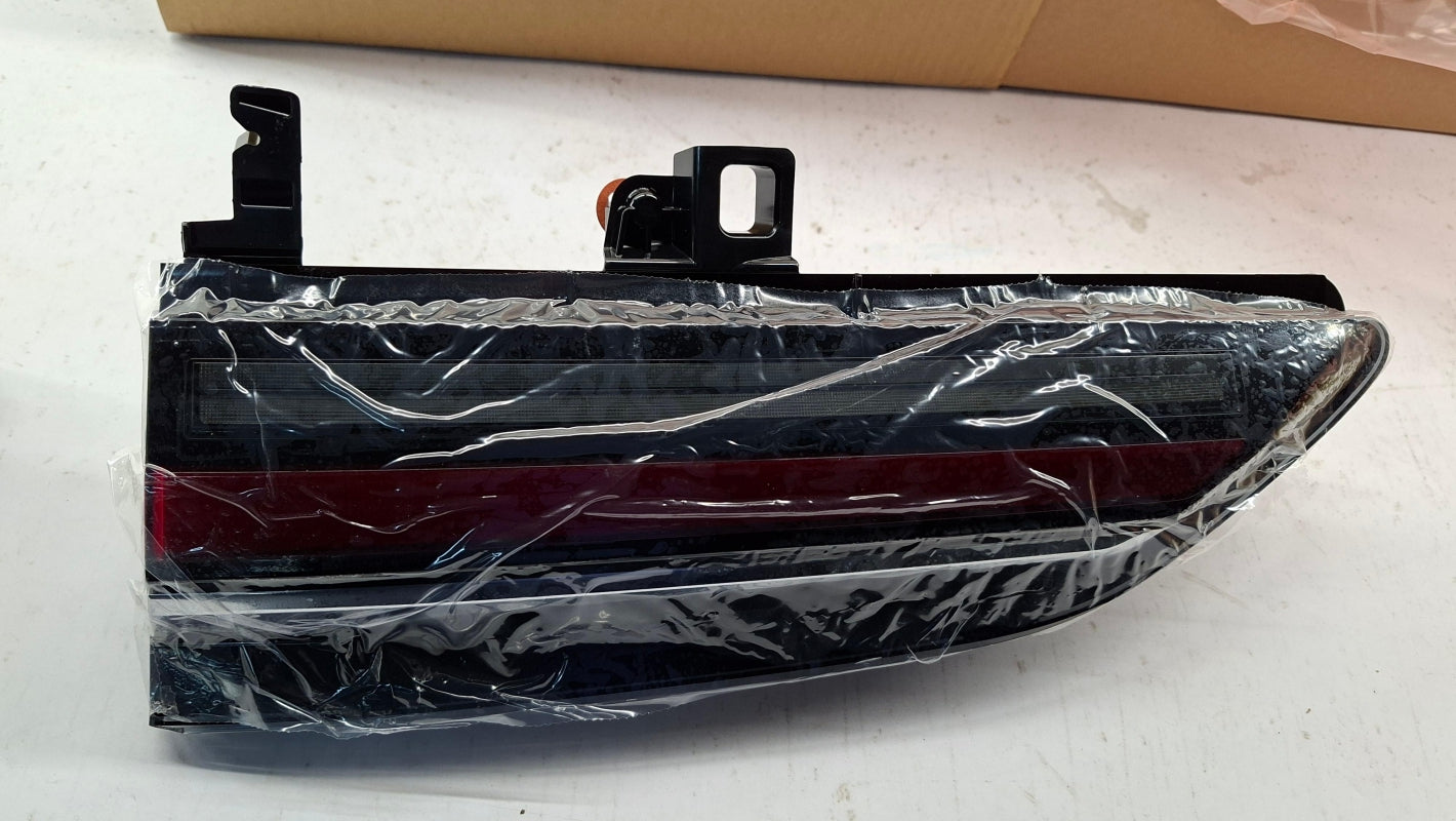 Original OE BMW Heckleuchte 63215A45BA6