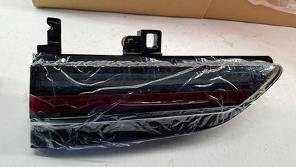 Original OE BMW Heckleuchte 63215A45BA6