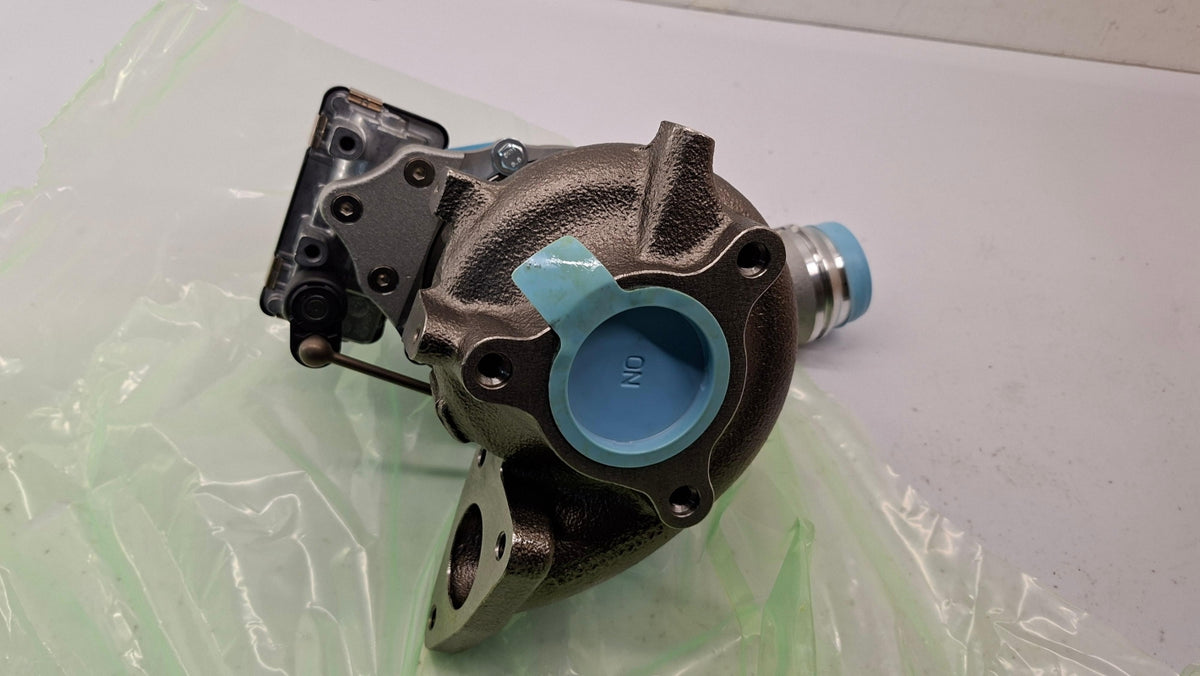 Original OE NISSAN Turbolader 144111AT2A