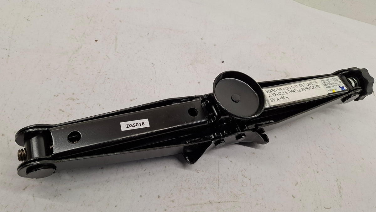Original OE MERCEDES-BENZ Wagenheber A6395800218