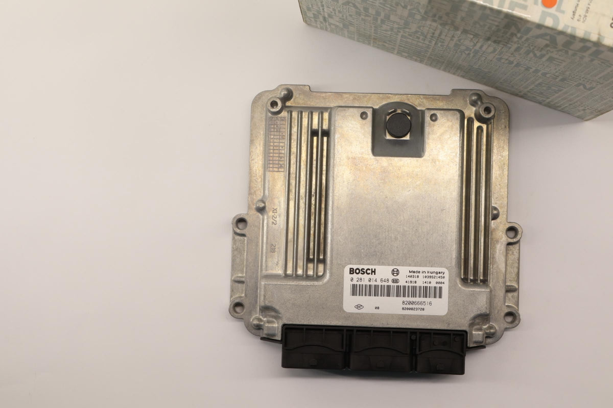 Original OE RENAULT Motorsteuergerät 8200823728