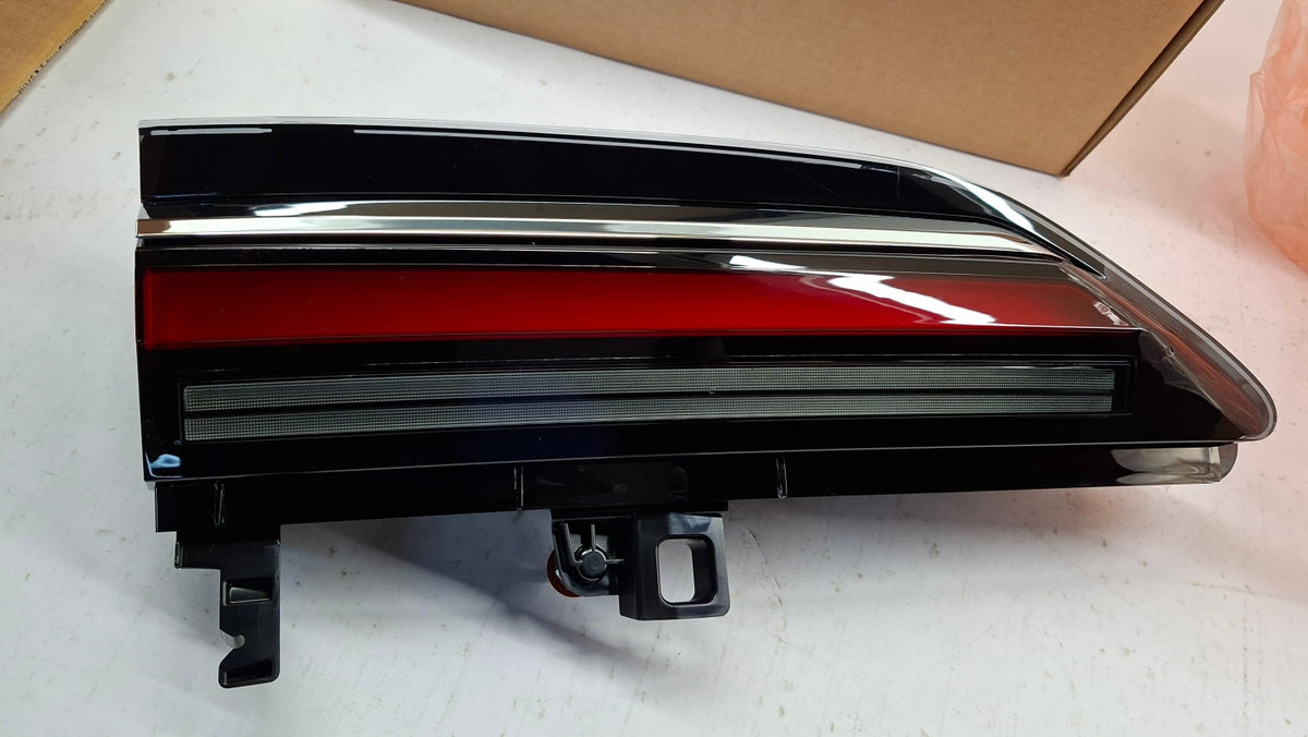 Original OE BMW Heckleuchte 63215A45BA5