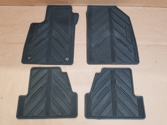 Original OPEL Mokka X Fußmattensatz (4 Stück) Gummi Schwarz 39026744