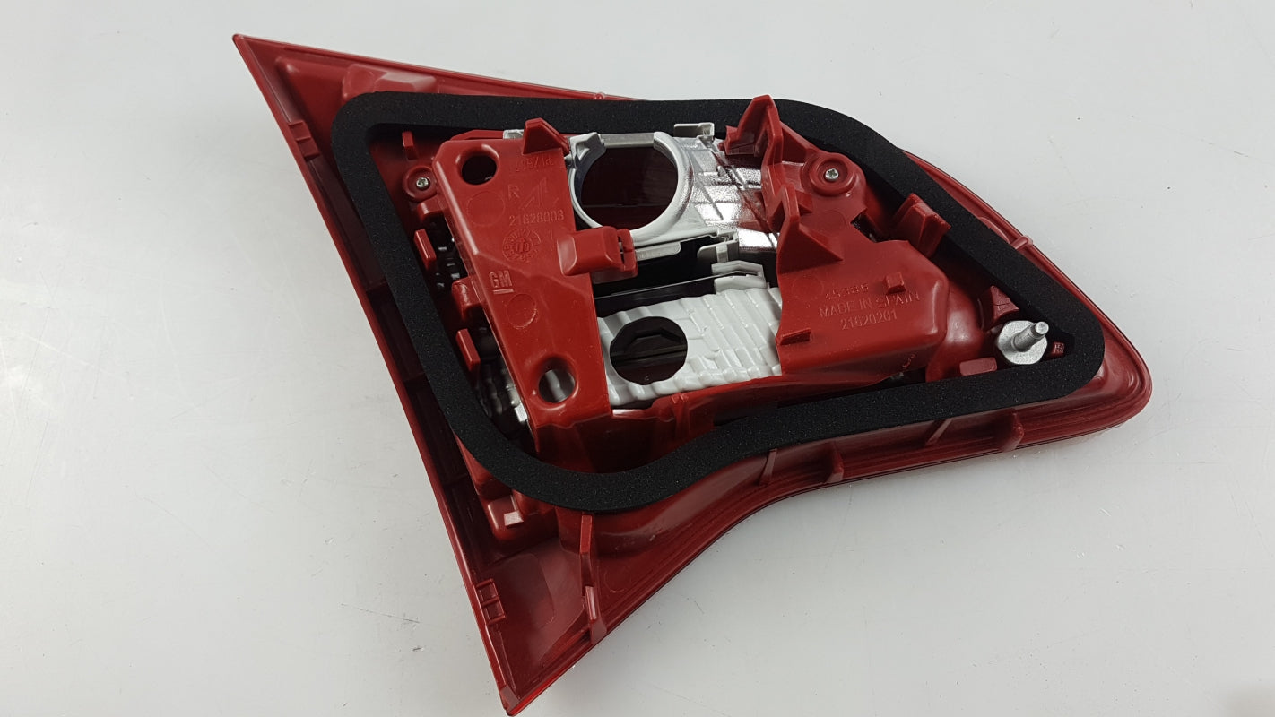 Original OPEL Meriva-B Heckleuchte ohne Lampenträger innen rechts 13307492