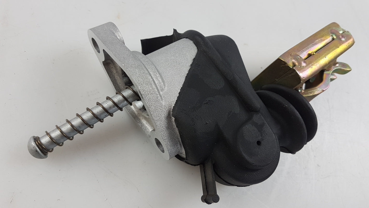 Original OE Volkswagen Halter 02B141708A