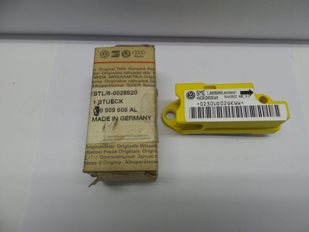 Original VW Golf Vento Crashsensor Querbeschleunigungsgeber 1J0909606AL