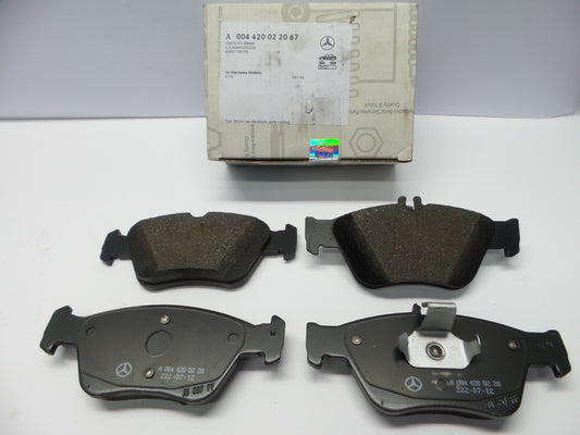 Original MERCEDES-BENZ R170 W202 C208 Bremsbeläge Bremsklötze vorn A004420022067