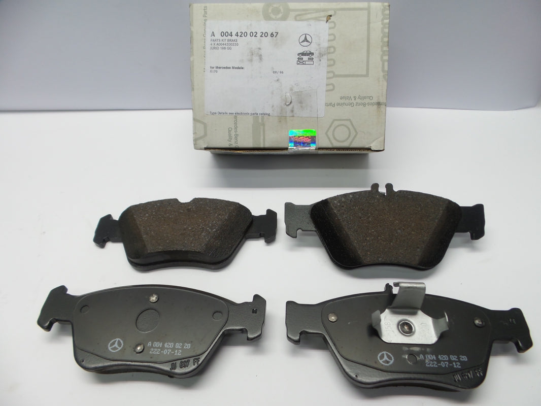 Original MERCEDES-BENZ R170 W202 C208 Bremsbeläge Bremsklötze vorn A004420022067