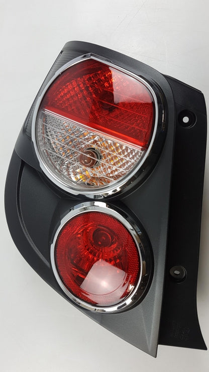Original CHEVROLET Aveo Sonic kombi T300 Heckleuchte Rücklicht links 95470358