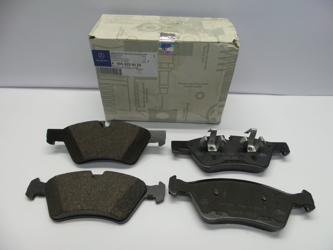 Original MERCEDES-BENZ W463 brake pads front A0044204020 