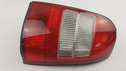 Original OPEL Vectra-B kombi Heckleuchte Rücklicht klar rechts 90541635