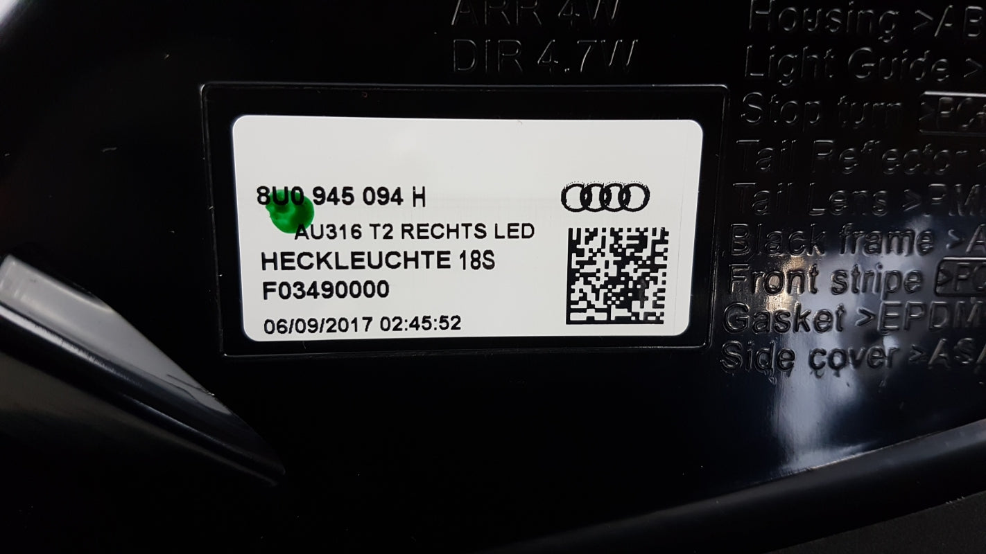 Original AUDI Q3 '11-'18 Heckleuchte Rücklicht rechts 8U0945094H