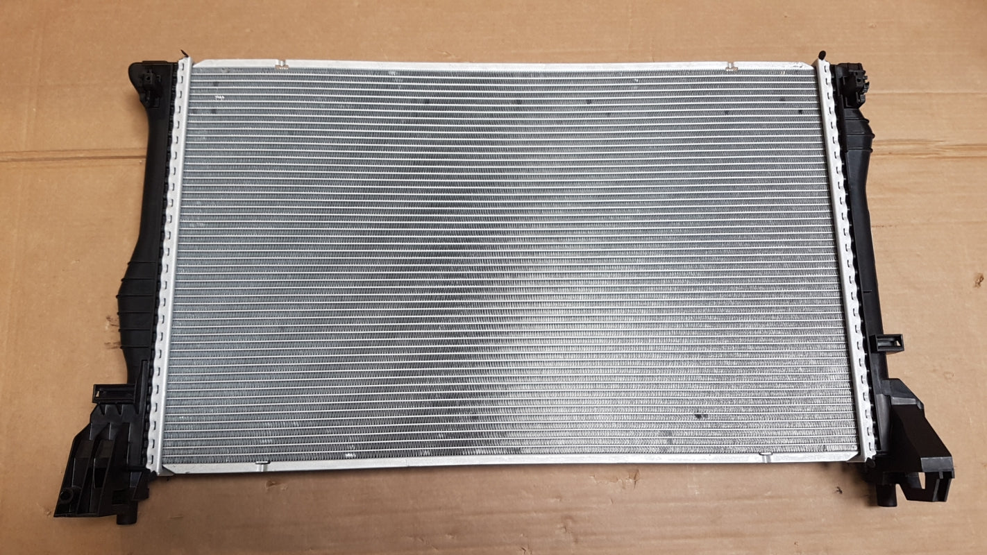 Original MERCEDES-BENZ V-klasse W447 Vito Motor Wasserkühler A4475010001